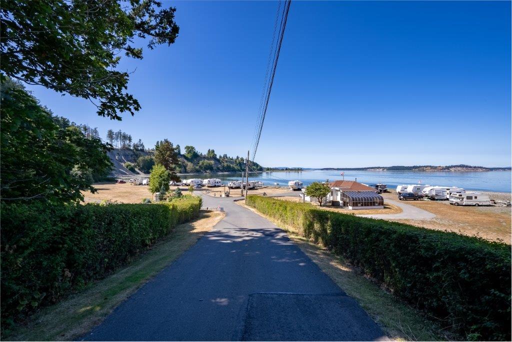 Driveway approaching the waterfront at Beachcomber RV Park