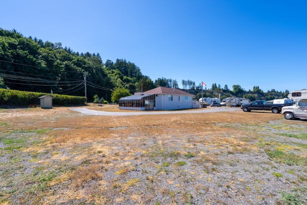 Open grounds and RV sites at Beachcomber RV Park